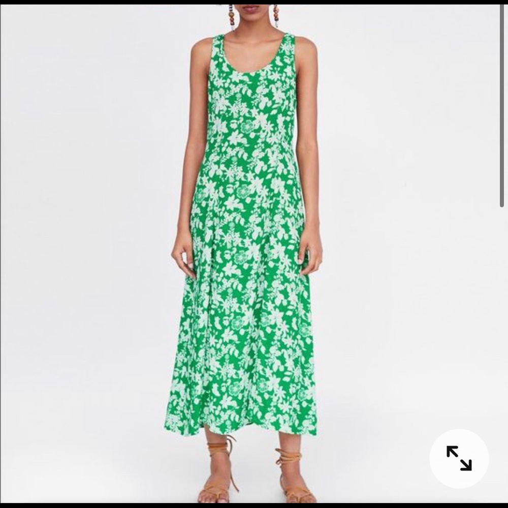 Bloggers favorite! Zara green white floral tie back dress size medium M flowers